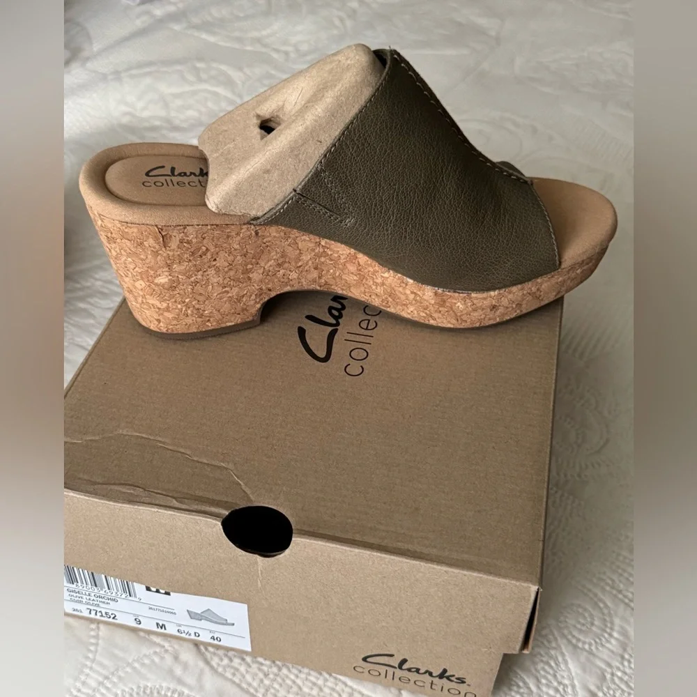 Clarks Collection Giselle Orchid Women's Olive Wedge Sandals Size 9 like new - Picture 4 of 8